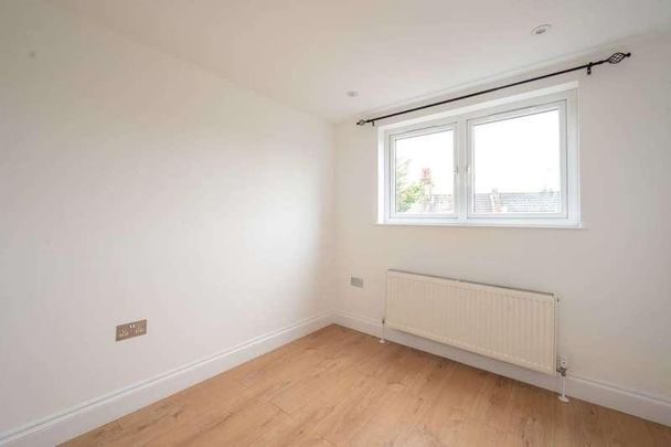 High Street, Plaistow, E13 - Photo 1