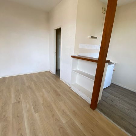 Location Studio de 26 m² – Boulevard Victor Hugo à Limoges - Photo 4