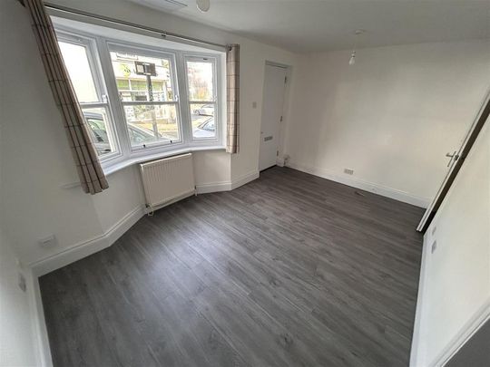 3 bedroom flat to rent - Photo 1
