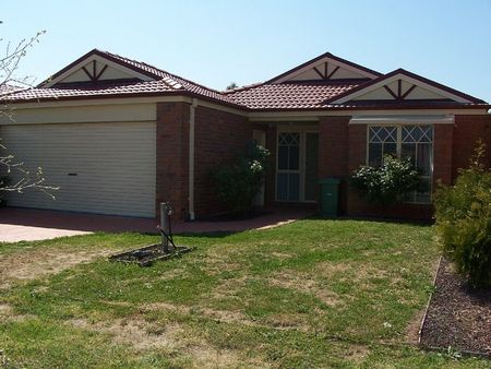 95 SORBONNE DRIVE, Sunbury, VIC 3429 - Photo 4