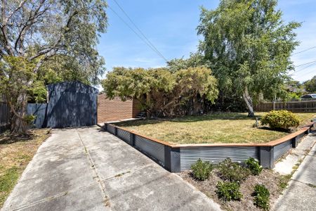 Perfect Family Living in Popular Heatherhill Road Location - Photo 4