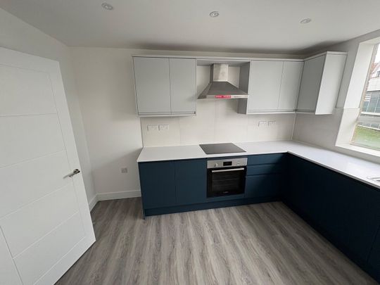2 Bed Flat, Station Road, NW4 - Photo 1