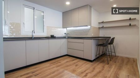 3 room luxury Apartment for rent in Valencia - Photo 2