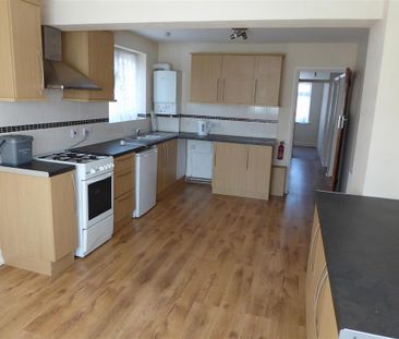 2 bedroom semi-detached bungalow to rent - Photo 4
