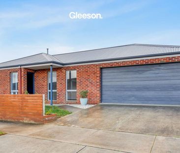 Stylish Family Home in Prime Location - Photo 4