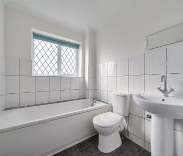 3 bedroom detached house to rent - Photo 6