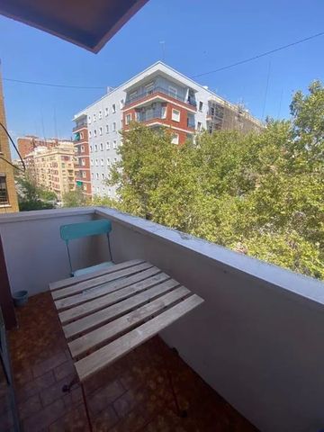 Carrer del Doctor Vicente Pallarés, Valencia, Valencian Community 46021 - Photo 5