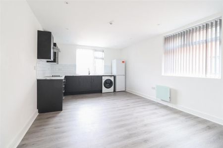 2 bedroom flat to rent - Photo 4