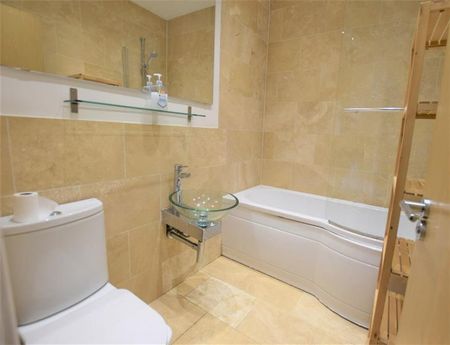 2 Bedroom Apartment Available Arranging tenancy - Photo 4