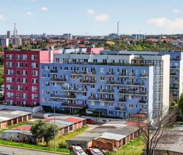 Pronájem bytu 2+kk s balkonem, garáží a prostorným sklepem 22,6 m - Photo 4
