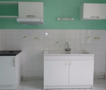 Location Appartement 1 pièce 28m² LONGUE JUMELLES 49160 - Photo 3