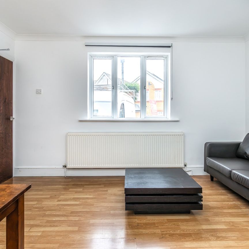 4 Bed End Terrace, Streimer Road, E15 - Photo 1