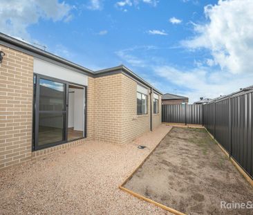 Brand New & Quality Finishes Family Home - Photo 4