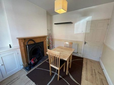 2 bedroom terraced house to rent - Photo 3