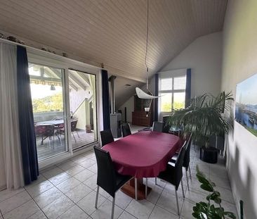 3 1/2-Zimmer-Dachwohnung mit Hobbyraum, Keller, Garage und Garten - Foto 2