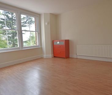 2 bedroom end of terrace house to rent - Photo 2