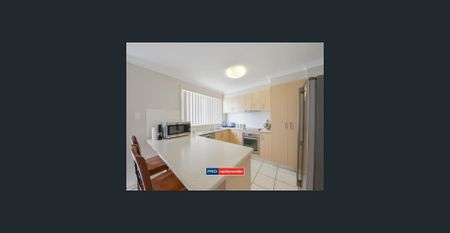 SPACIOUS 4 BEDROOM FAMILY HOME - Photo 2