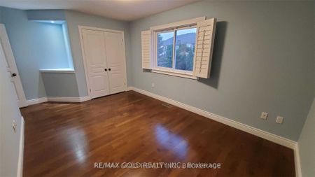 For Lease - 79 Surrey Drive, Hamilton, Ontario - Photo 5