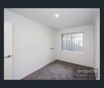 7 Outback Road, Banksia Grove, WA 6031 - Photo 3