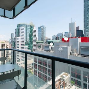 Luxury 1BR Condo - King Bed - Stunning City Views! - Can be rented from November 1, 2023 to March 1, 2024 - Photo 3