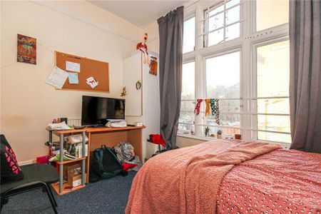 3 bedroom apartment to rent - Photo 3