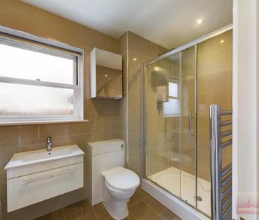 5 bedroom detached house to rent - Photo 3