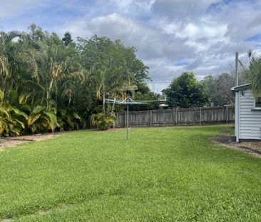 Grand Queenslander in the Heart of Cooroy - Photo 3