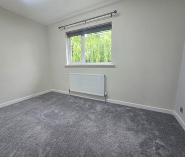 2 bed flat to rent in Gibbs Couch, Watford, WD19 - Photo 1
