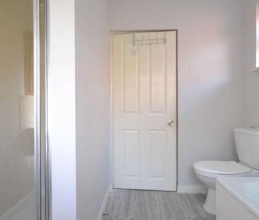 Pitcroft Avenue, Reading, RG6 - Photo 6