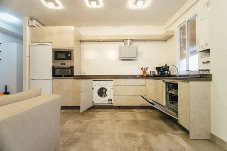 Calle Conde de Cifuentes, Sevilla, Andalusia 41004 - Photo 5