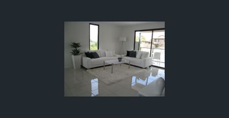 Spacious townhouse in convenient location - Photo 3