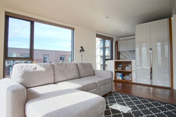 Ambassador Building, 5 New Union Square, London, SW11 7BR - Photo 1