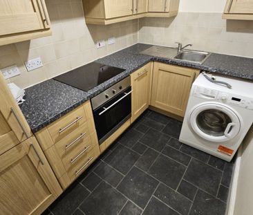 2 bed Apartment - To Let - Photo 3