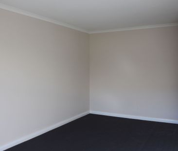 3 Bedroom Home Close to Shops - Available 06&sol;10&sol;2025 - Photo 3
