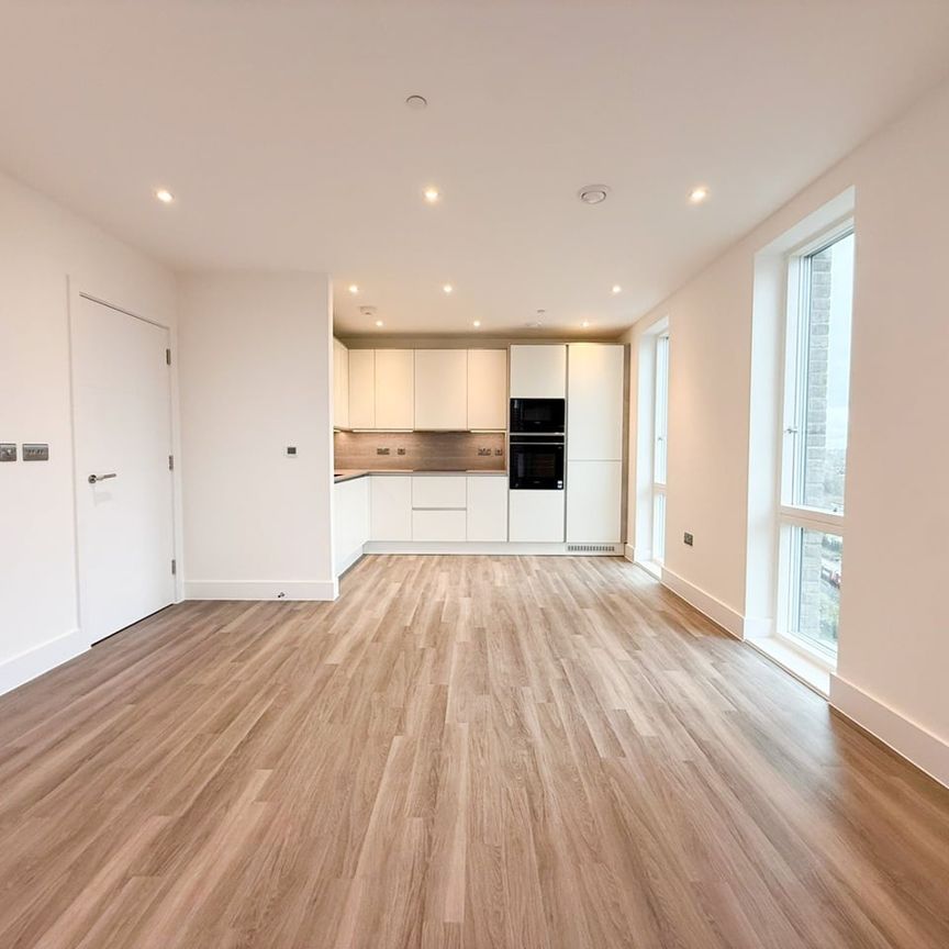 2 Bed Flat, Colindale Gardens, NW9 - Photo 1