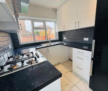 3 bedroom semi-detached house to rent - Photo 4