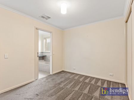 Spacious 3-Bedroom Unit in Prime Kennington Location - Photo 2