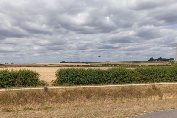 Bampton - Photo 1