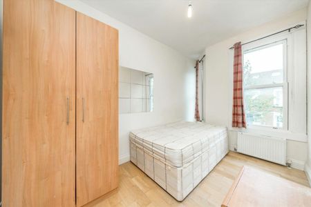 Eynham Road - Photo 2