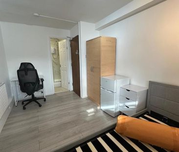 4 bedroom flat share to rent - Photo 5
