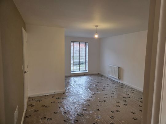 3 Bed Detached House, Harbord Close, BS4 - Photo 1