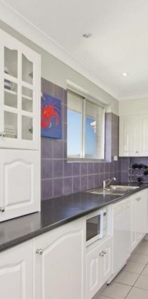 Spacious 2 Bedroom Unit. - Photo 1