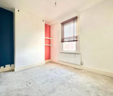 Hounslow Road, Hanworth, Middlesex, TW13 6QH - Photo 4