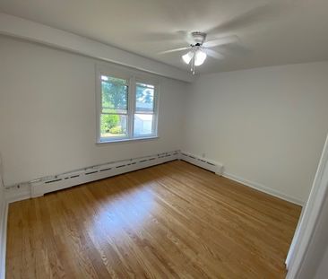 Etobicoke Home - Photo 3