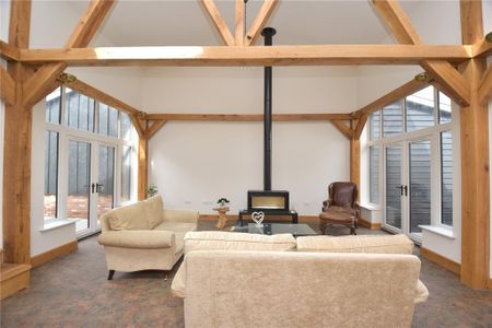 3 bedroom detached house to rent - Photo 3