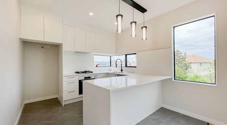 17A Hedley Road, Mount Roskill - Photo 3