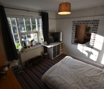 5 bedroom semi-detached house to rent - Photo 3