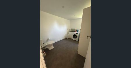 5B Banksiadale Close, Elanora, Qld 4221 - Photo 5