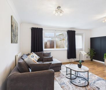 1 bedroom in a house share to rent - Photo 1