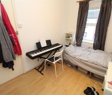 4 bedroom house to rent - Photo 2